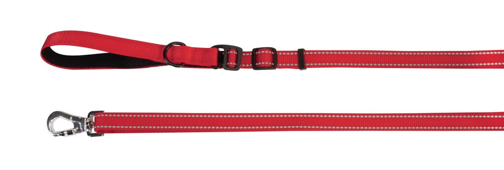 Guinzaglio Camon rosso in nylon con cuciture riflettenti, regolabile in lunghezza Guinzaglio Camon rosso in nylon con cuciture riflettenti, regolabile in lunghezza